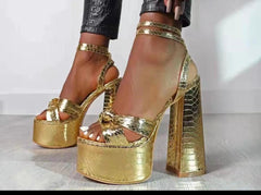 Chunky Heel Platform Pumps -Gold